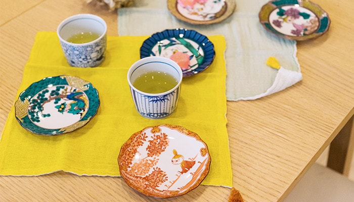 Kutani Moomin plates and Arita Moomin cups on the table