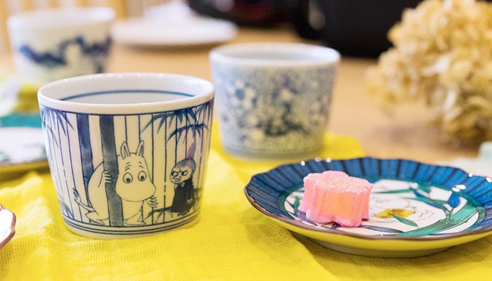 Hide and seek choko cup and Moomintroll plate of Kutani