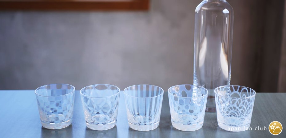 https://japan-design-contents.imazy.net/images/crafts/hirota-glass/soba-cup/main.jpg