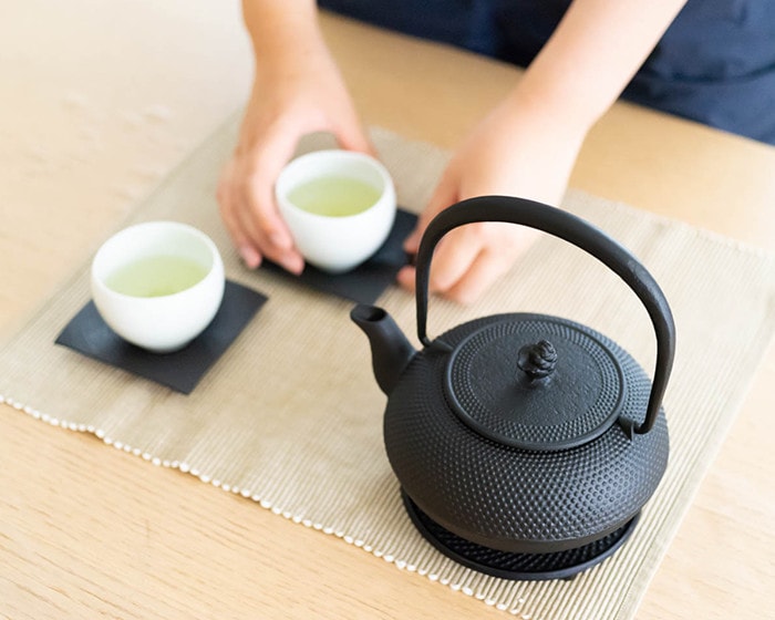 Tea set with Nanbu tetsubin of Roji