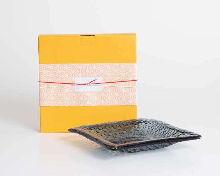 Grid plate and its exclusive box with Easy wrapping