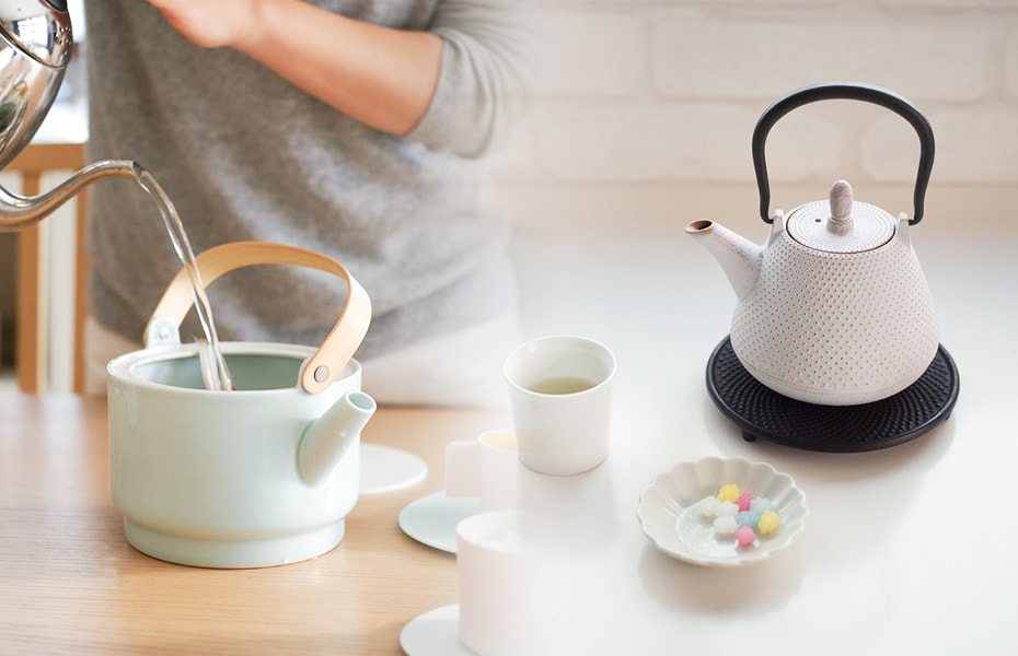 Have a teatime with stylish teapots